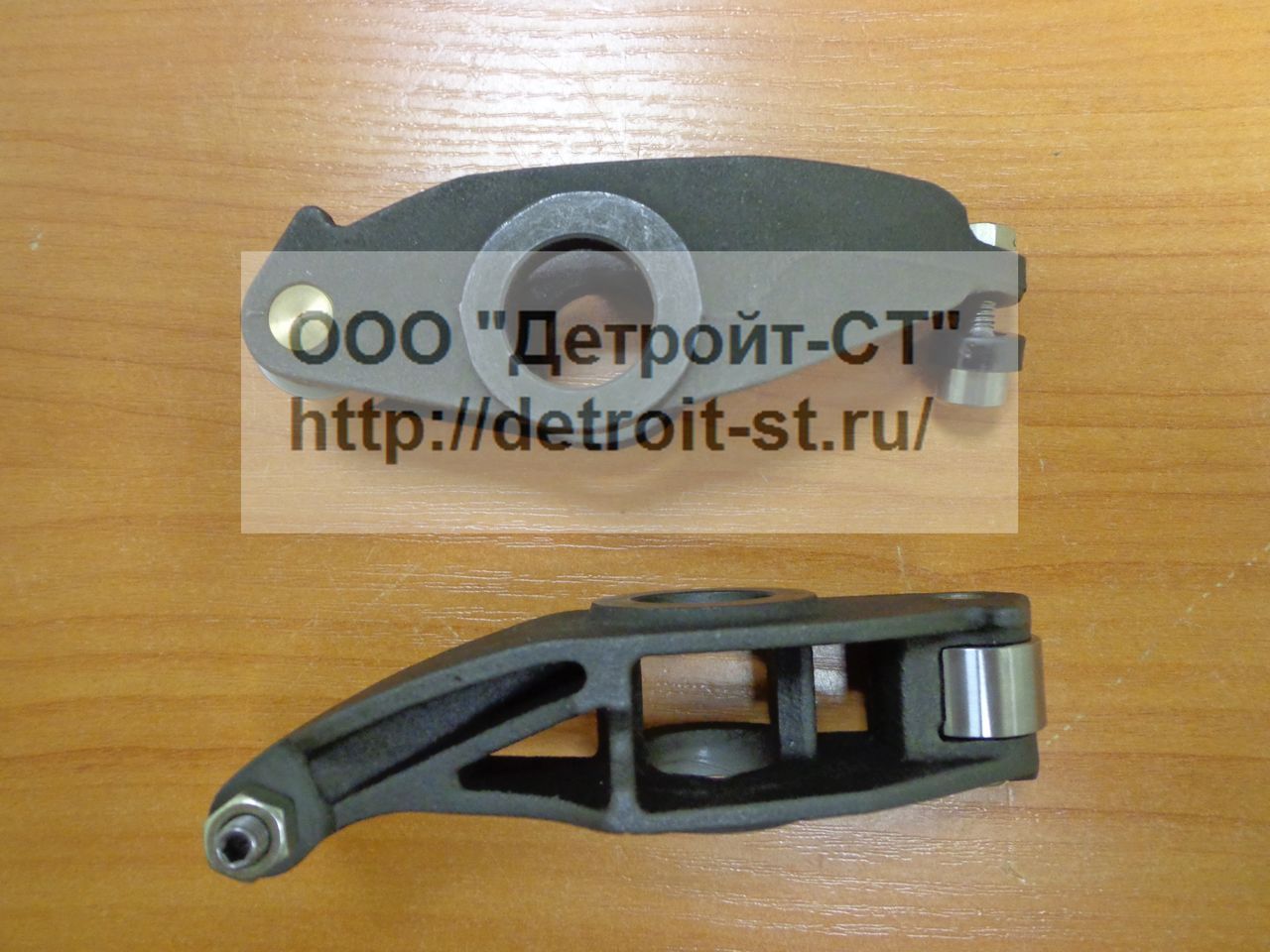 Коромысло клапанное выпускное Cummins ISF2.8 5271539 (5267688) фото запчасти