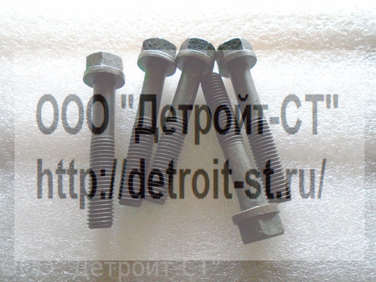 Болт Cummins 3920779 (C3920779, 3901859, 3903938, 3900046, 3918471) фото запчасти