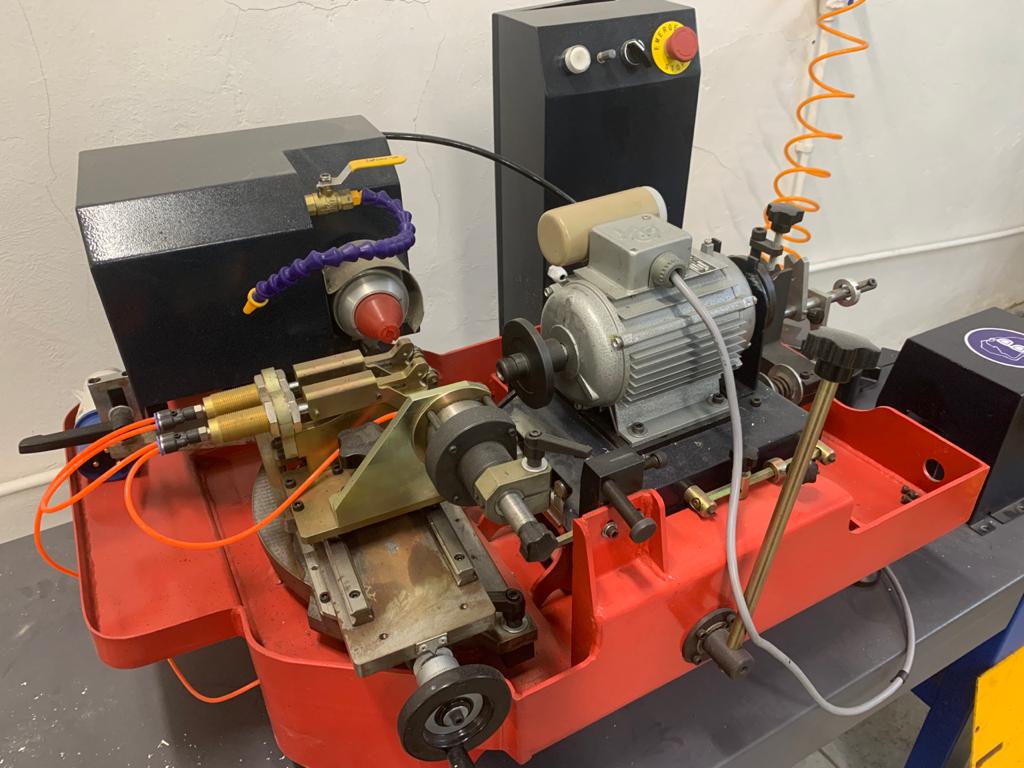 Станок по ремонту фаски клапана Tendtool TVG90